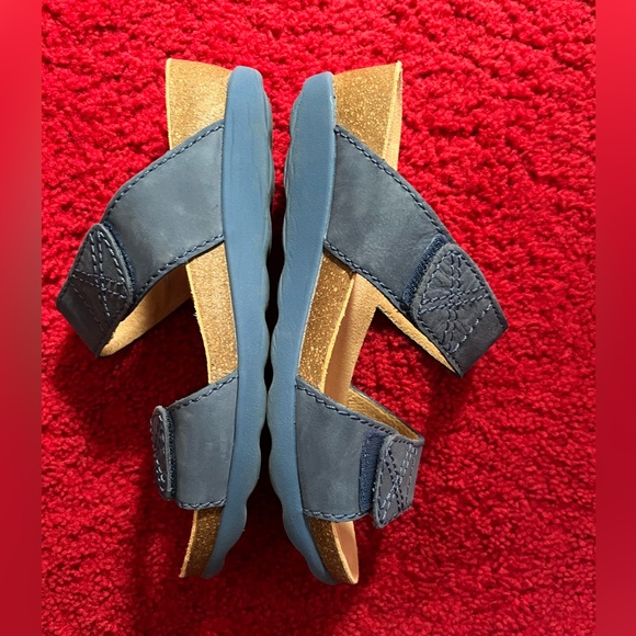 Dansko sandals - Picture 2 of 4